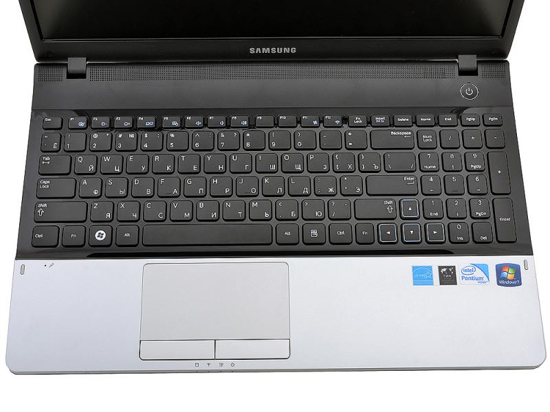 Ноутбук 15.6" Samsung NP300E5A