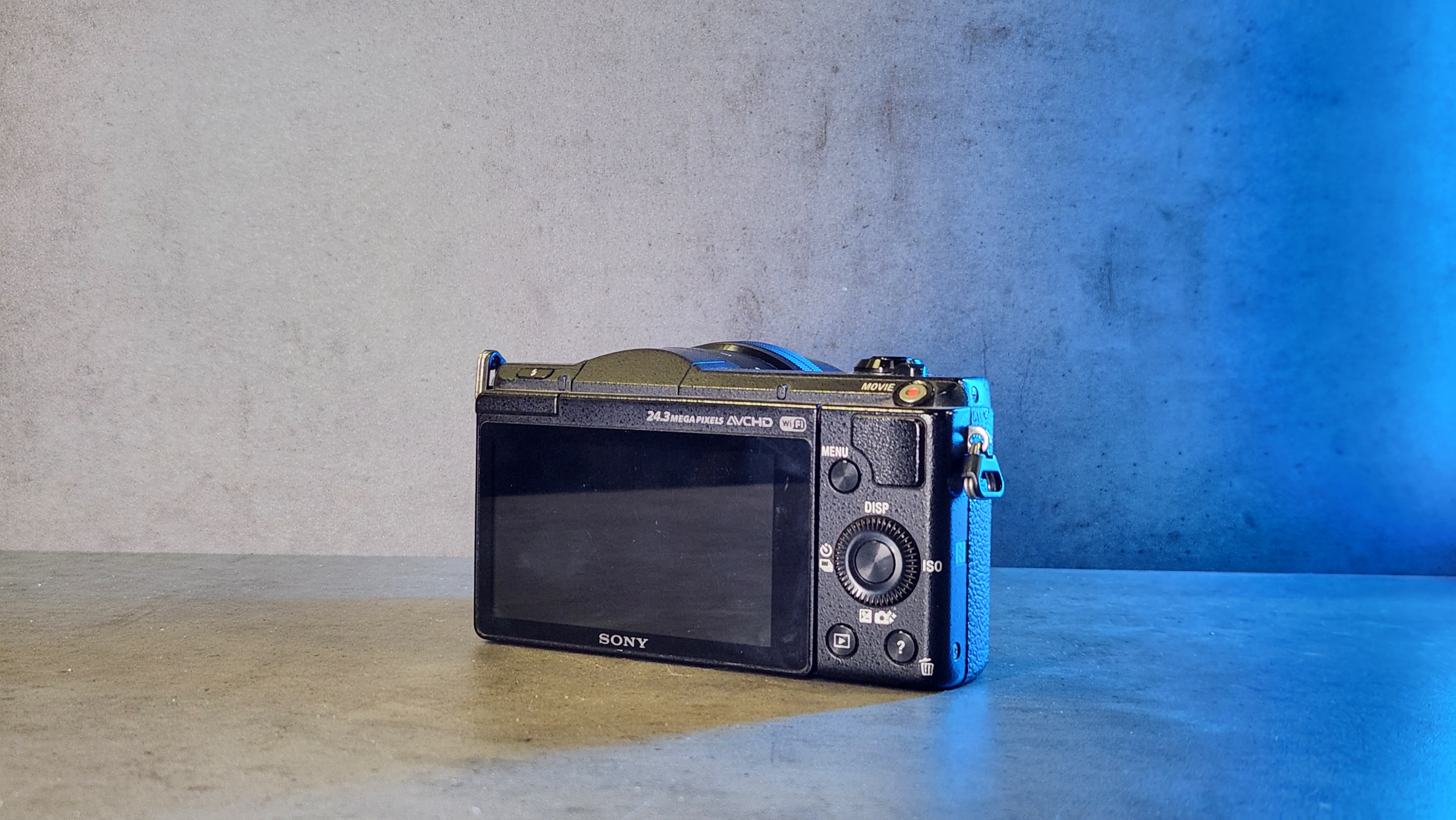 Sony Alpha A5100 Kit 16-50mm — детальное фото