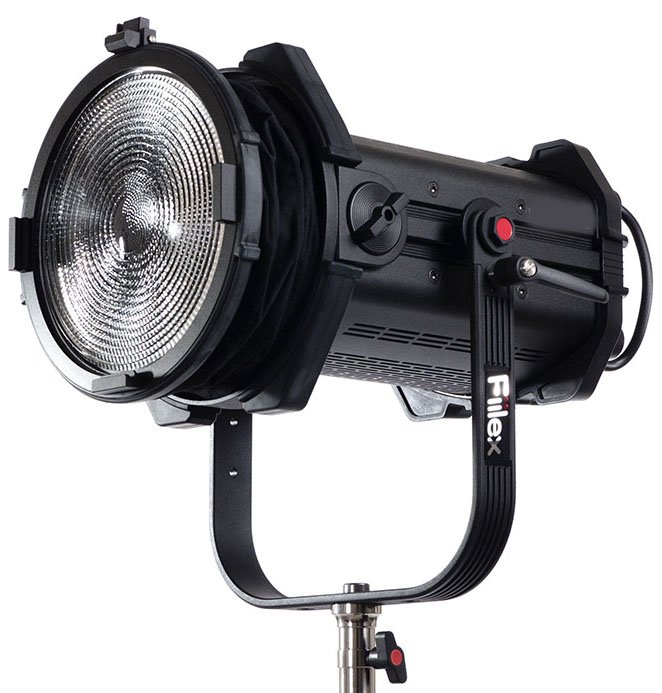 Fiilex Q8 Bi-Color LED Fresnel Travel Kit
