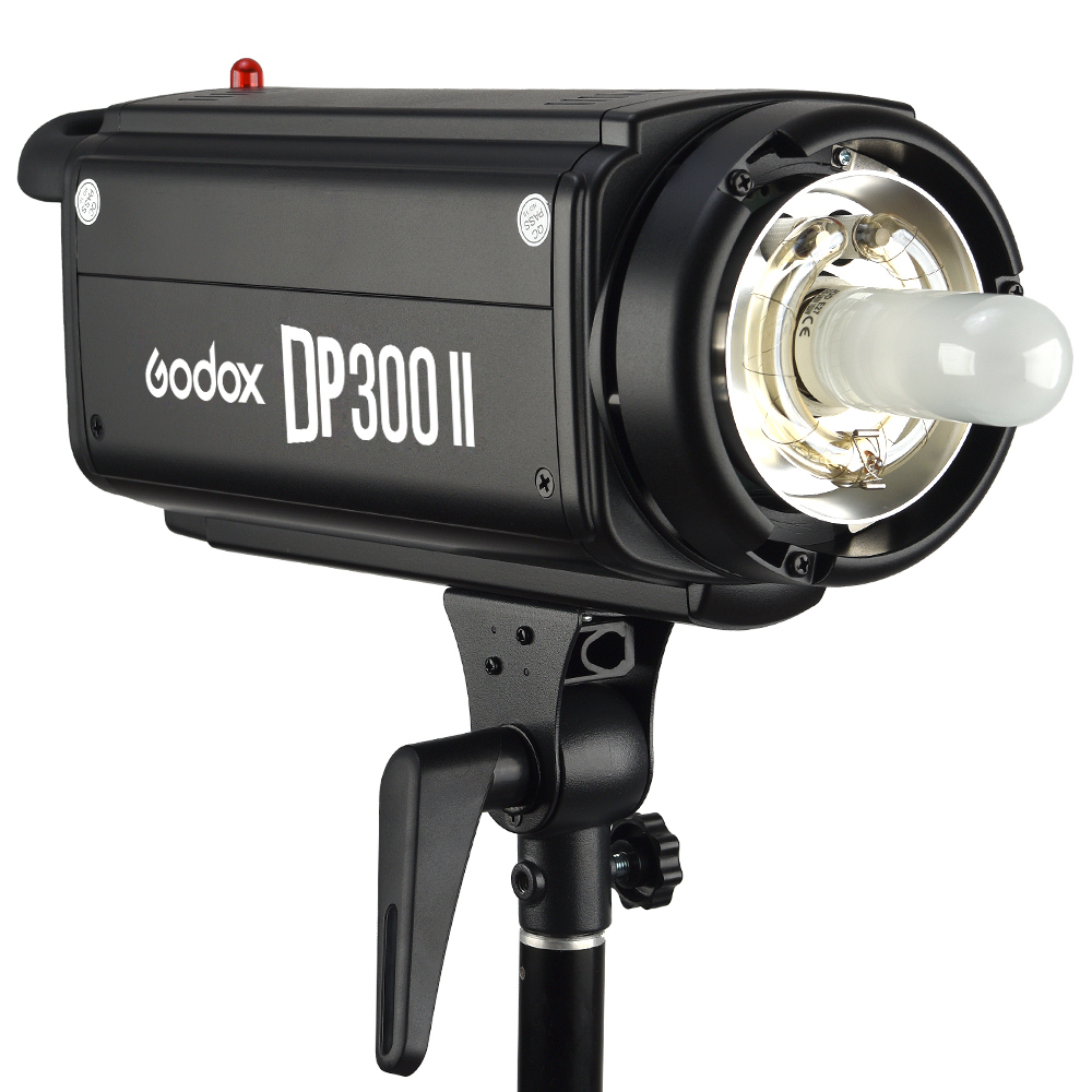 Вспышка студийная Godox DP300II — детальное фото