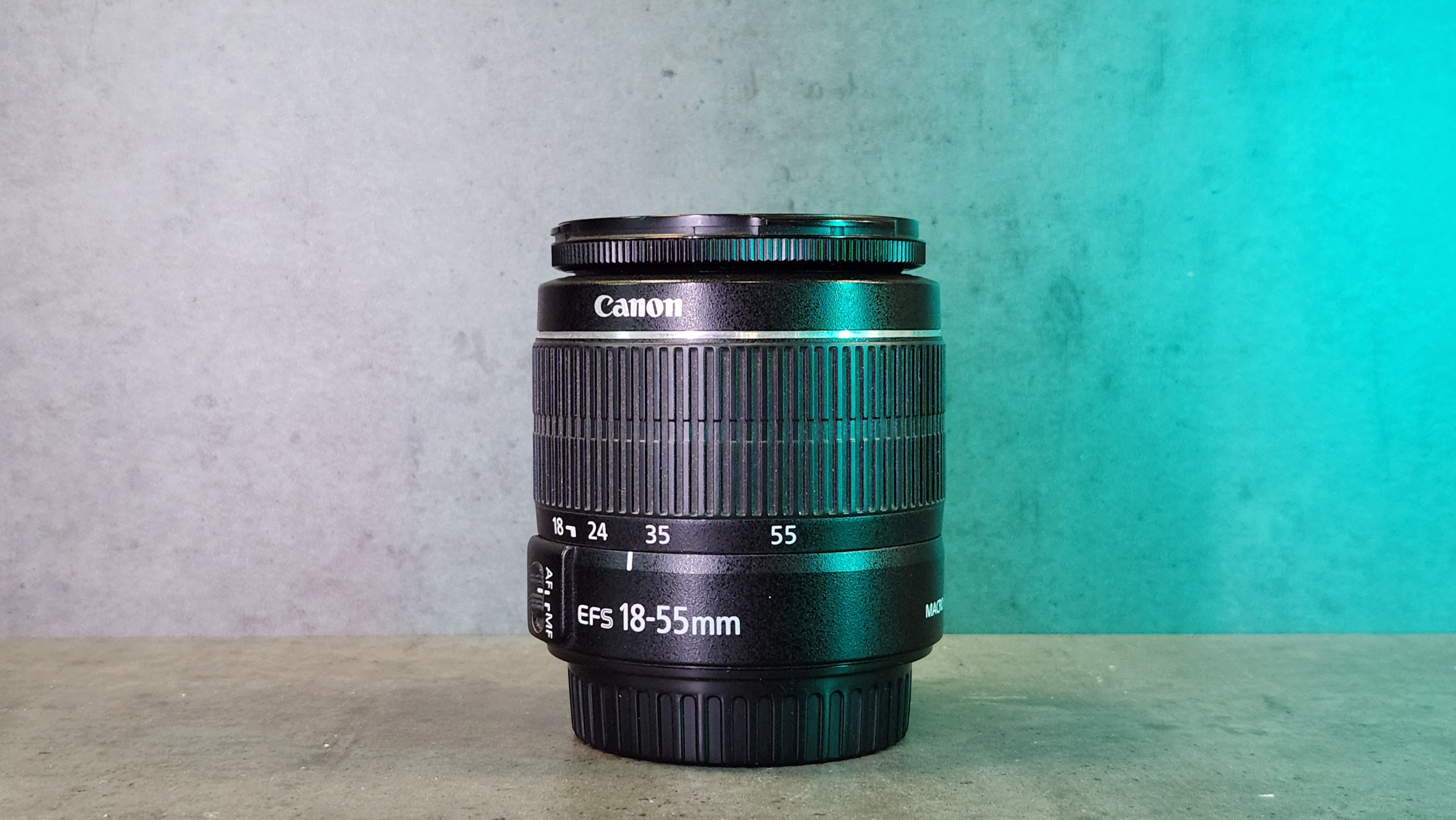 Объектив Canon EF-S 18-55mm f/3.5-5.6 III — фото товара