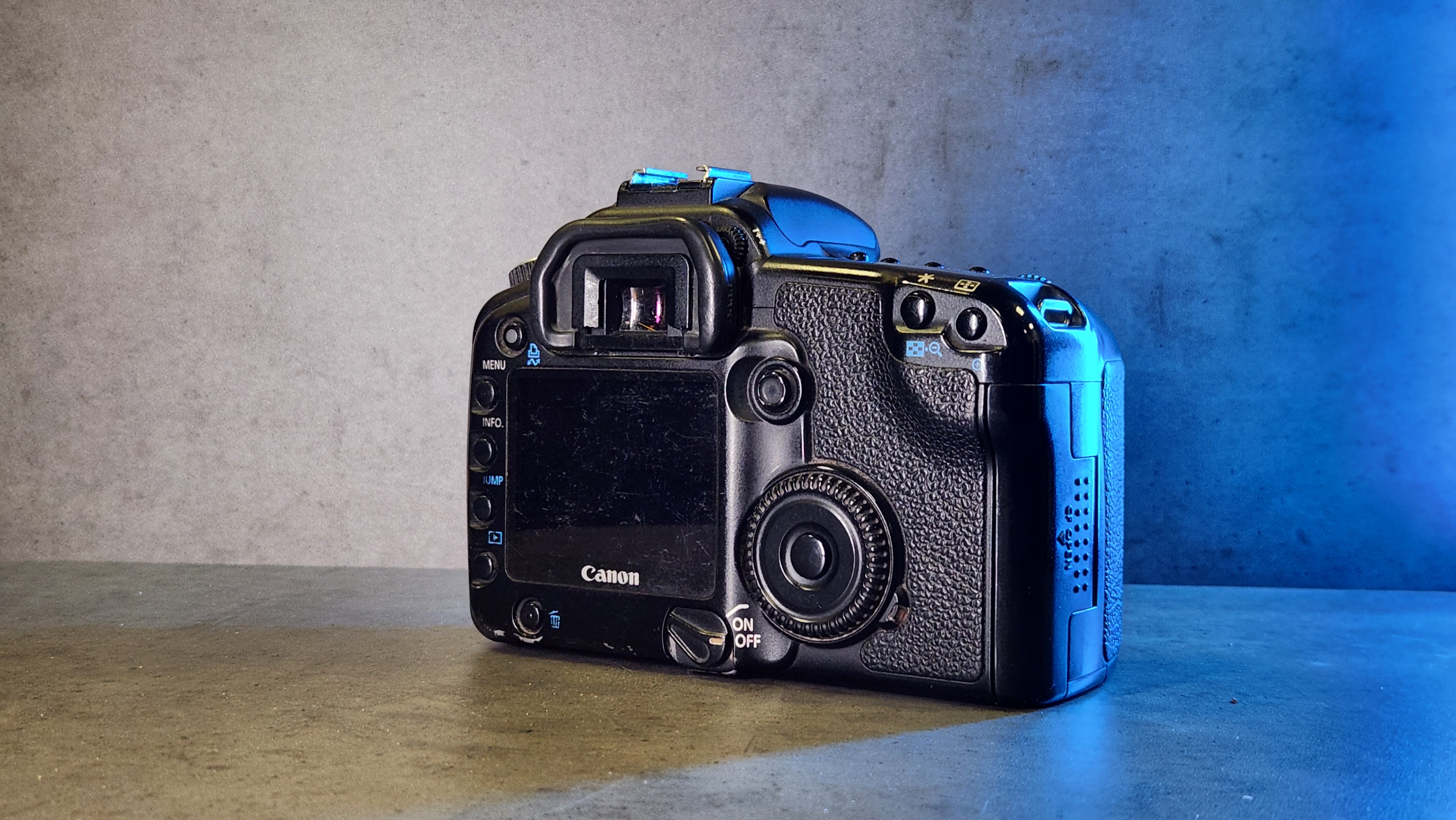 Фотоаппарат Canon EOS 30D Body — детальное фото