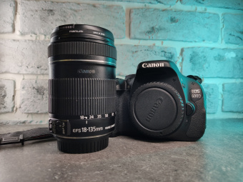 Canon eos 600D kit 18-135mm