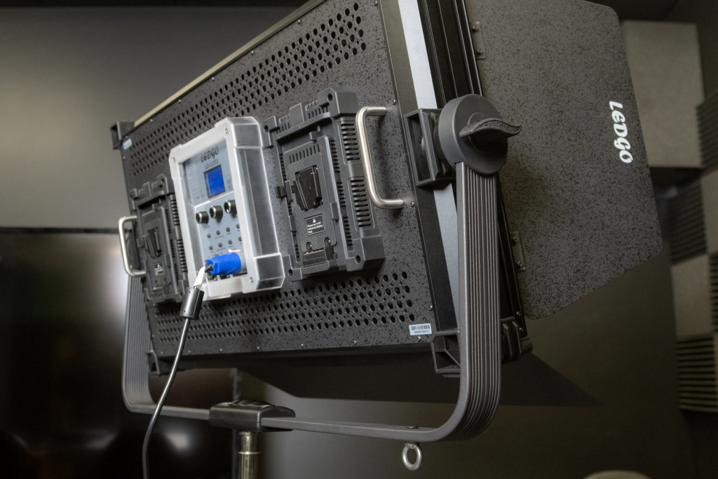 LEDGO LG-G260 RGBW 2600w (аналог SkyPanel)